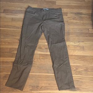 Men’s dark brown Perry Ellis khakis pants
